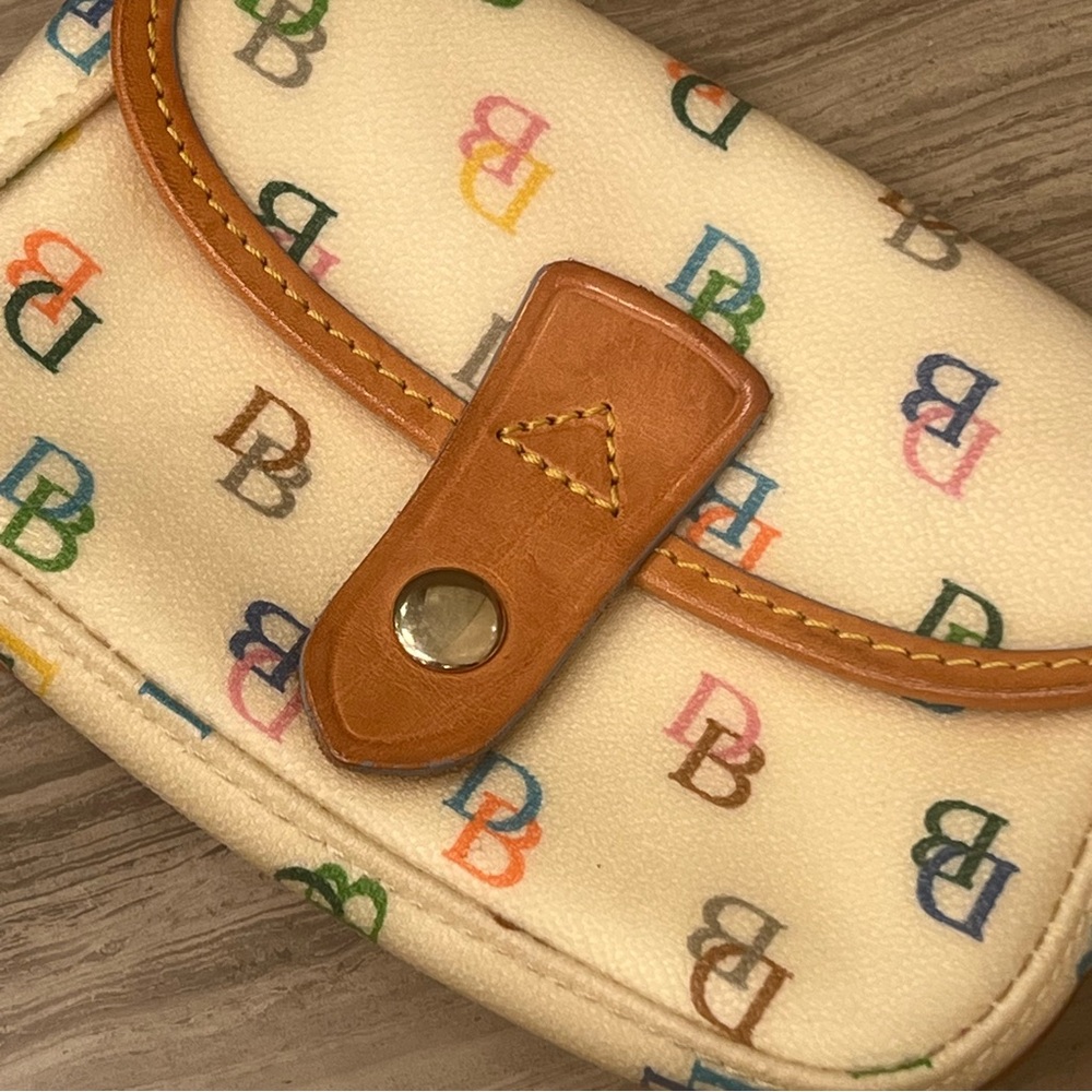 ❌ SOLD ❌ Classic Vintage Dooney & Bourke mini clutch purse - Picture 3 of 9